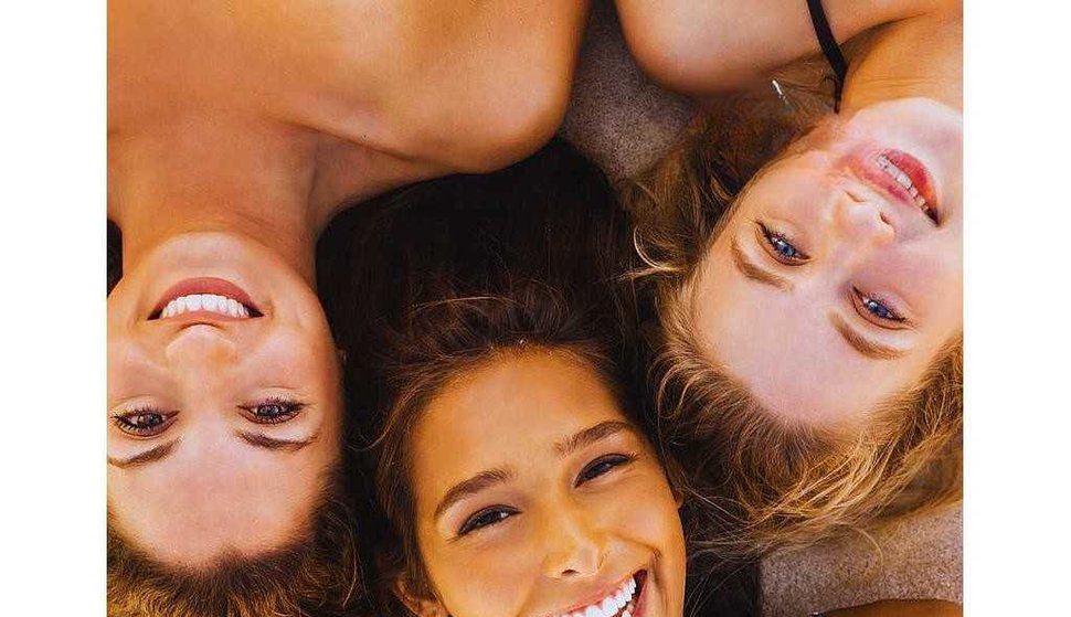 NOCHE DE AMIGAS